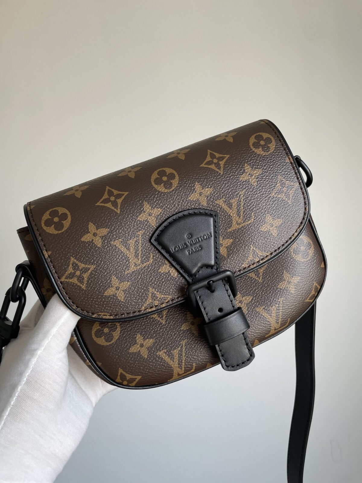 Louis Vuitton Montsouris Messenger Small Monogram Macassar - Image 4