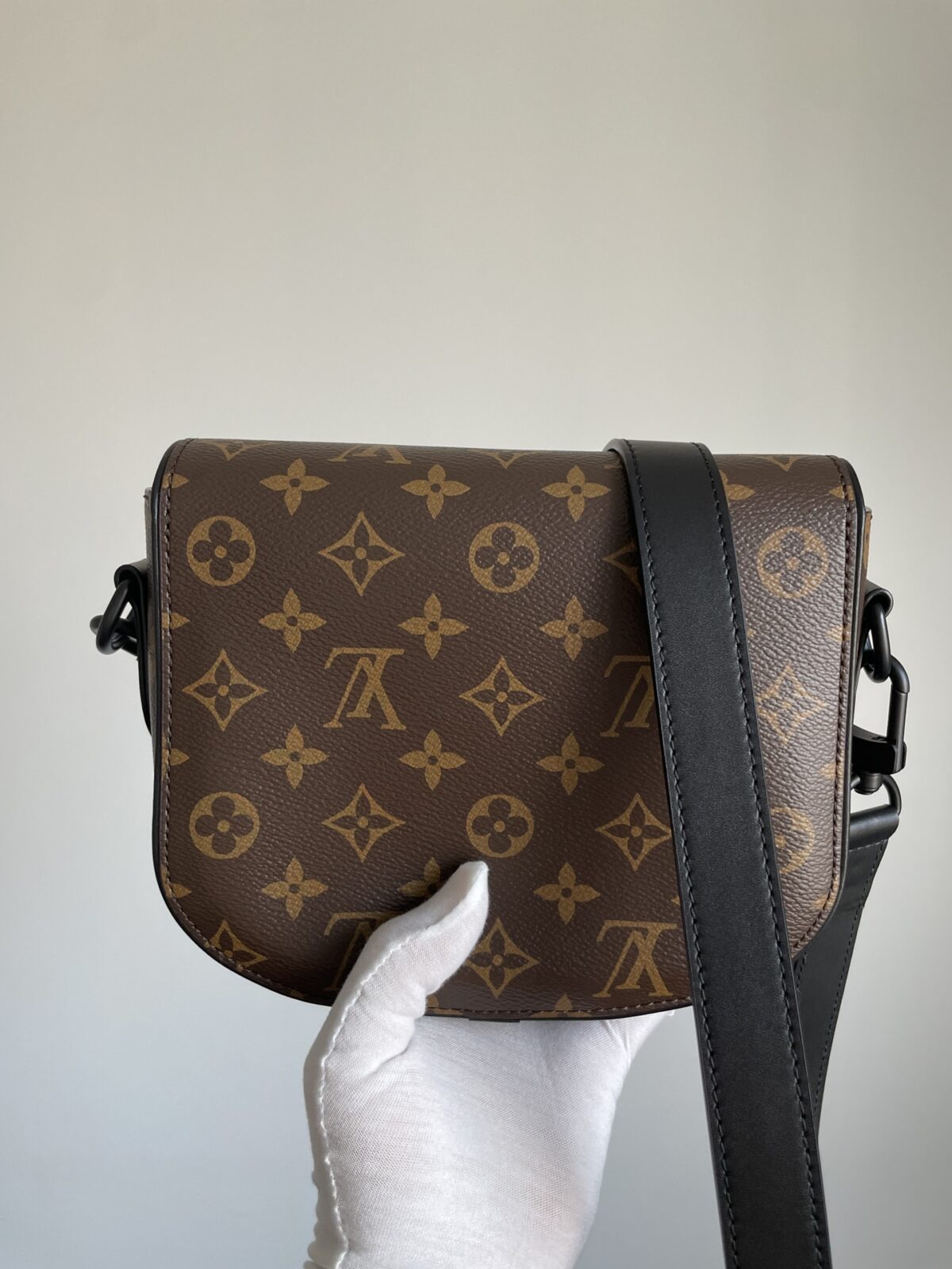 Louis Vuitton Montsouris Messenger Small Monogram Macassar - Image 8
