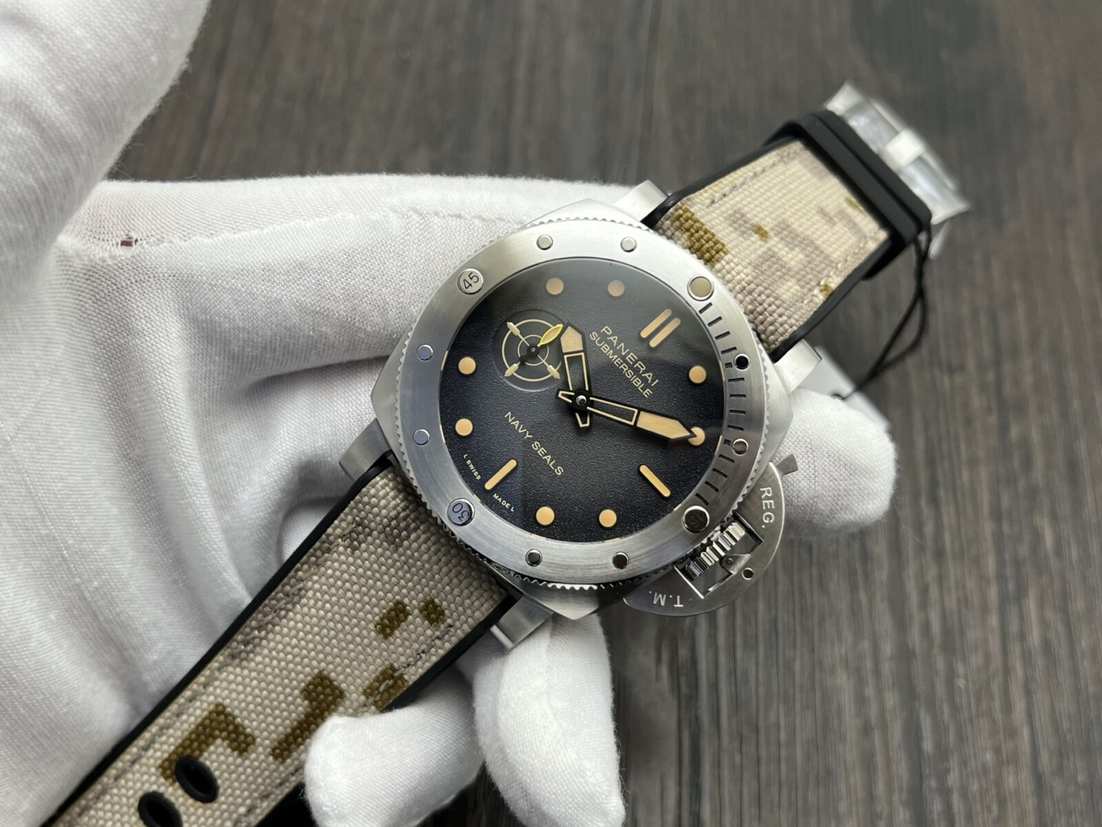 Panerai Submersible Automatic 44mm Grey Dial Stainless Steel Case Rubber Strap Men’s Watch - Image 4