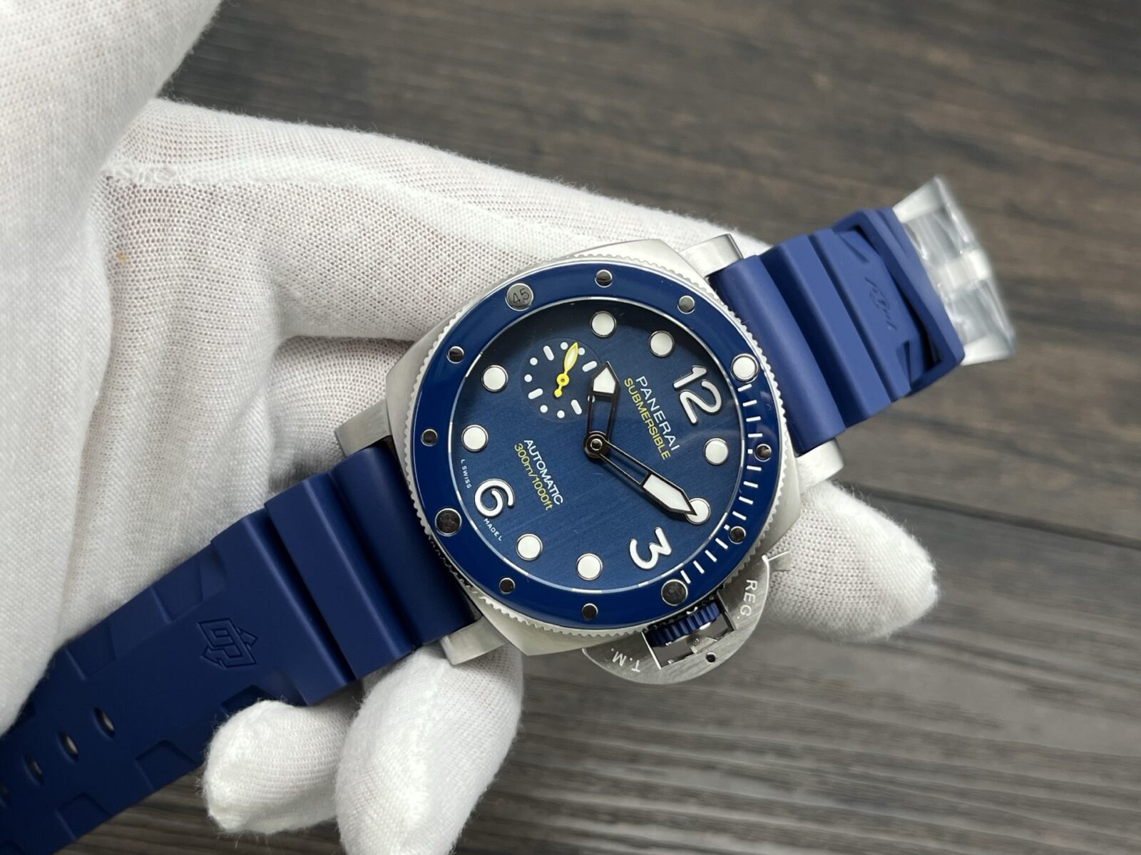 Panerai Submersible Automatic 44mm Blue Dial Stainless Steel Case Rubber Strap Men’s Watch - Image 4
