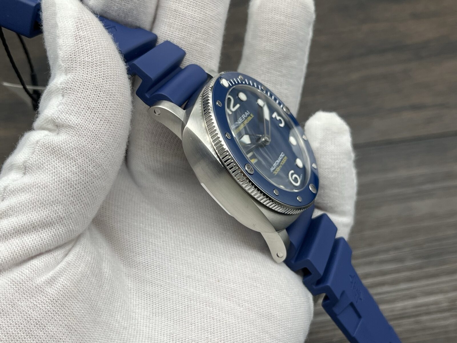Panerai Submersible Automatic 44mm Blue Dial Stainless Steel Case Rubber Strap Men’s Watch - Image 5