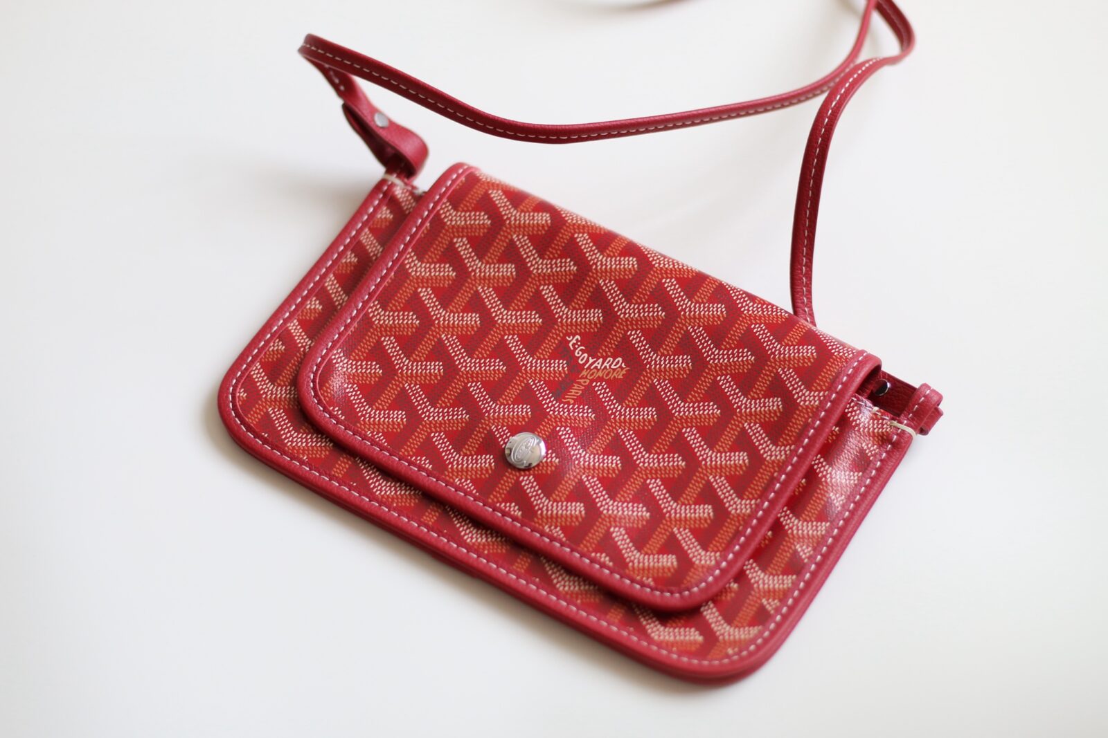 GOYARD Plumet Multi-Pocket Canvas Envelope Crossbody Bag – Unisex - Image 3