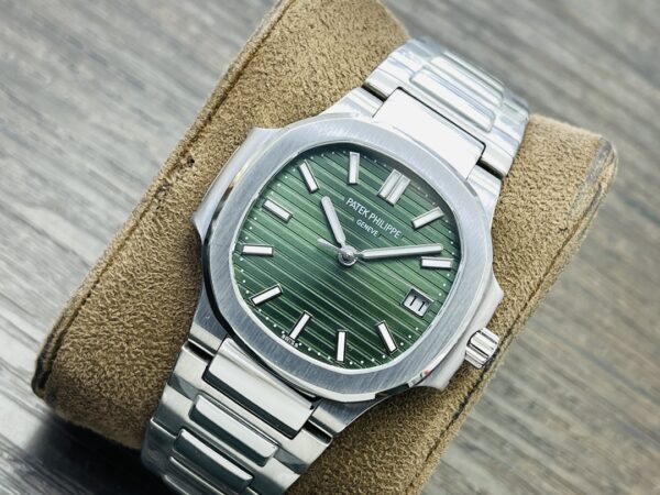 Patek Philippe Nautilus 5711/1A-014 Green Dial - Image 3
