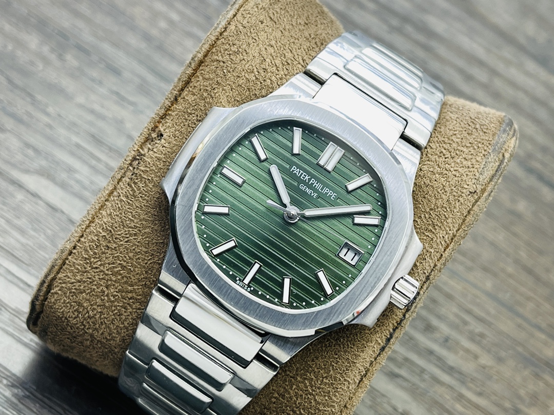Patek Philippe Nautilus 5711/1A-014 Green Dial - Image 3