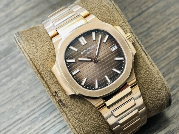 Patek Philippe Nautilus 5711/1R-001 Brown Dial Rose Gold - Image 2