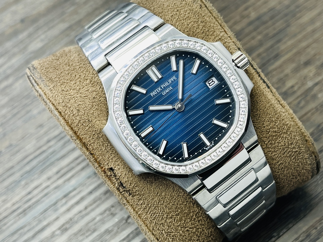 Patek Philippe Nautilus 5711-1Z-010 Blue Dial Diamond Bezel - Image 2