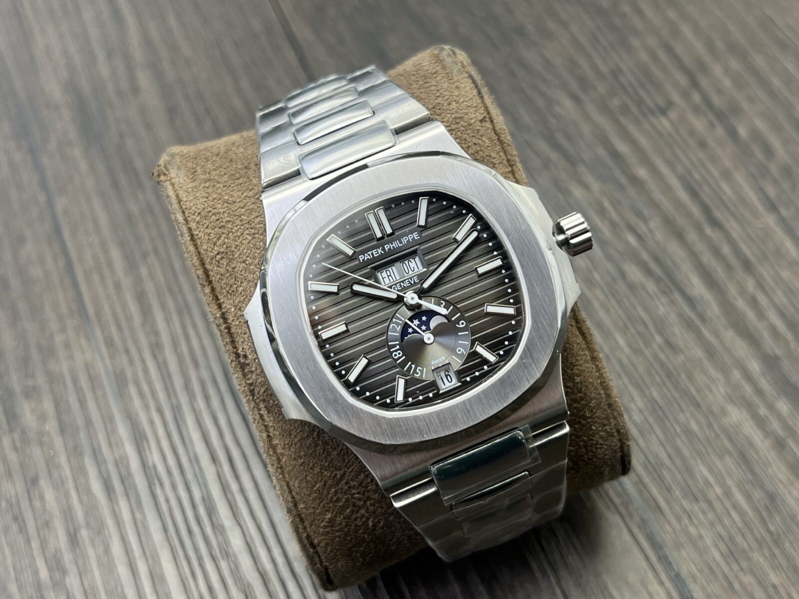 Patek Philippe Nautilus 5726/1A-001 Gray Dial Annual Calendar - Image 2