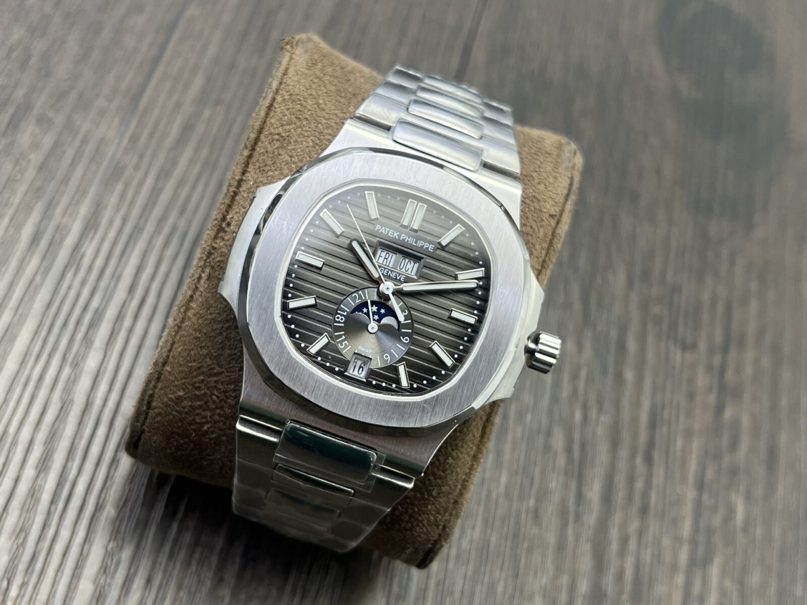 Patek Philippe Nautilus 5726/1A-001 Gray Dial Annual Calendar - Image 3
