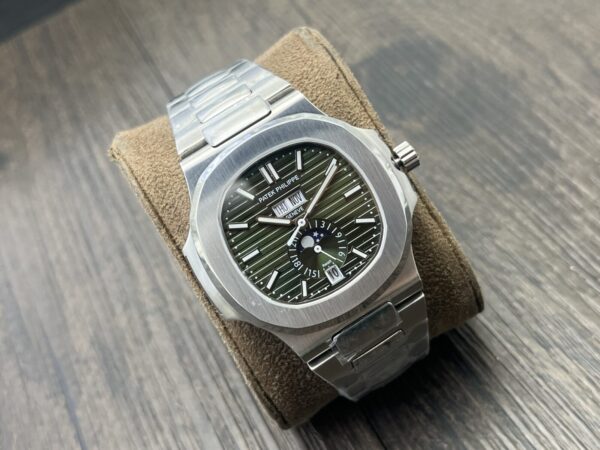 Patek Philippe Nautilus 5726/1A-003 Green Dial Annual Calendar - Image 3