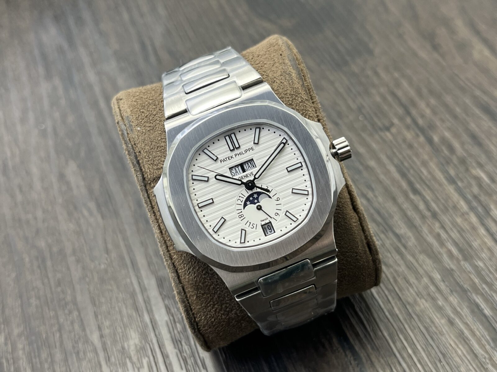 Patek Philippe Nautilus 5726/1A-010 Silver Dial Annual Calendar - Image 3