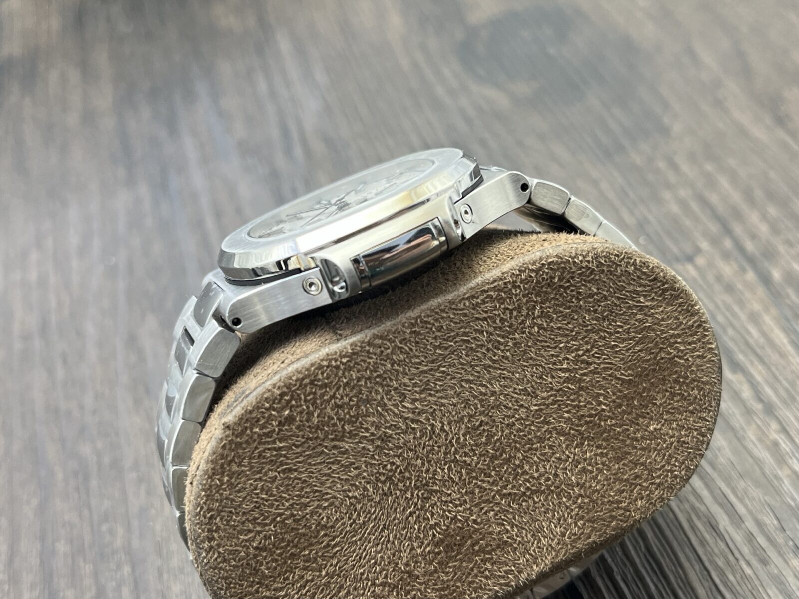 Patek Philippe Nautilus 5726/1A-010 Silver Dial Annual Calendar - Image 4