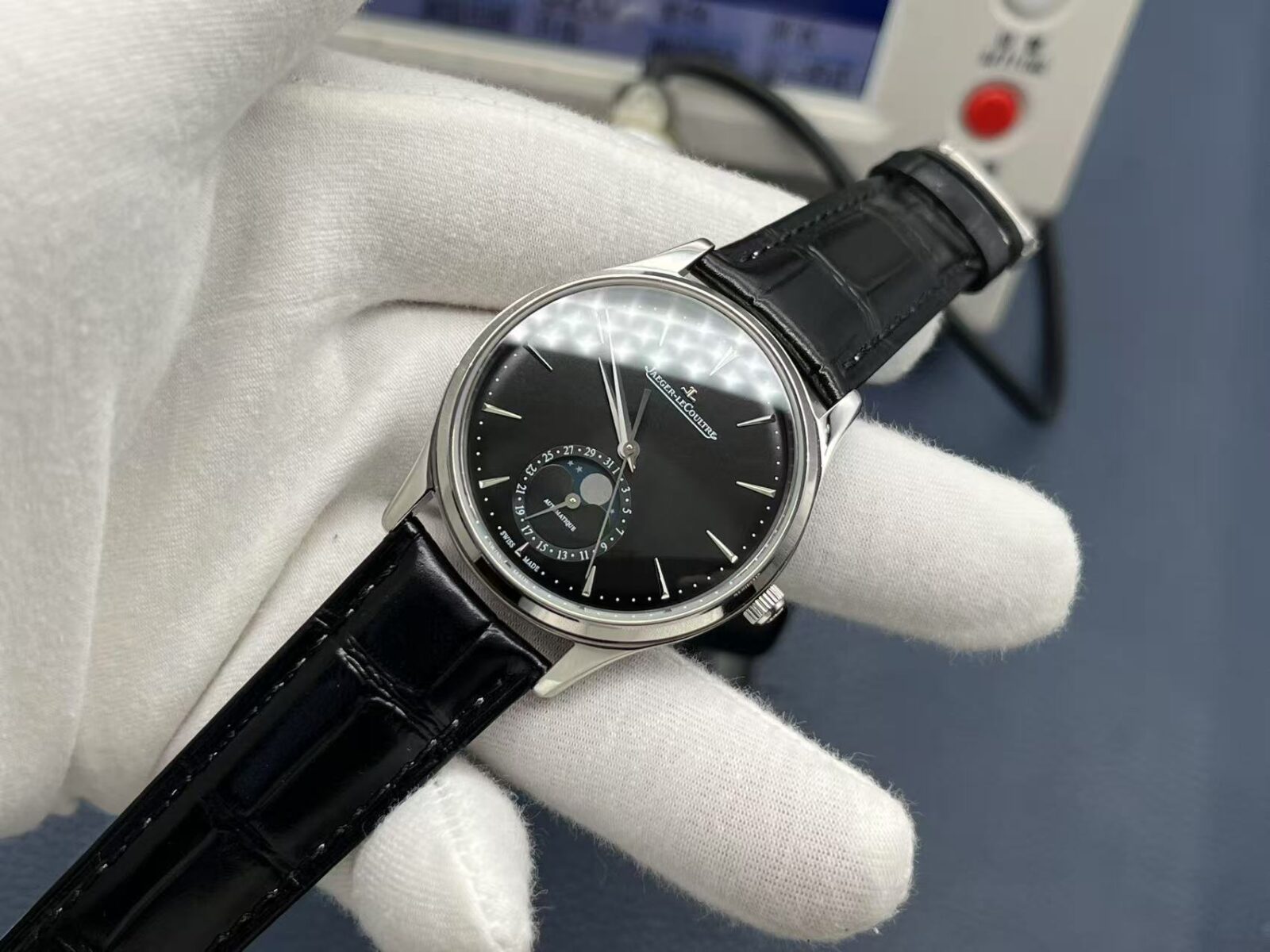 Jaeger-LeCoultre Master Automatic 39mm Black Dial Stainless Steel Case Alligator Strap Men’s Watch - Image 4