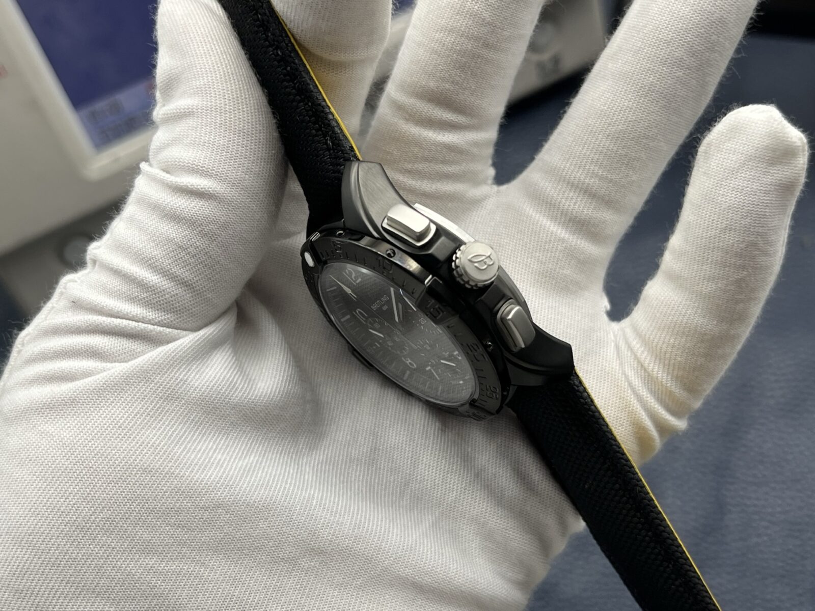 Breitling Avenger Automatic Chronograph Men’s Watch 44mm Black Dial Ceramic Case with Leather Strap - Image 7