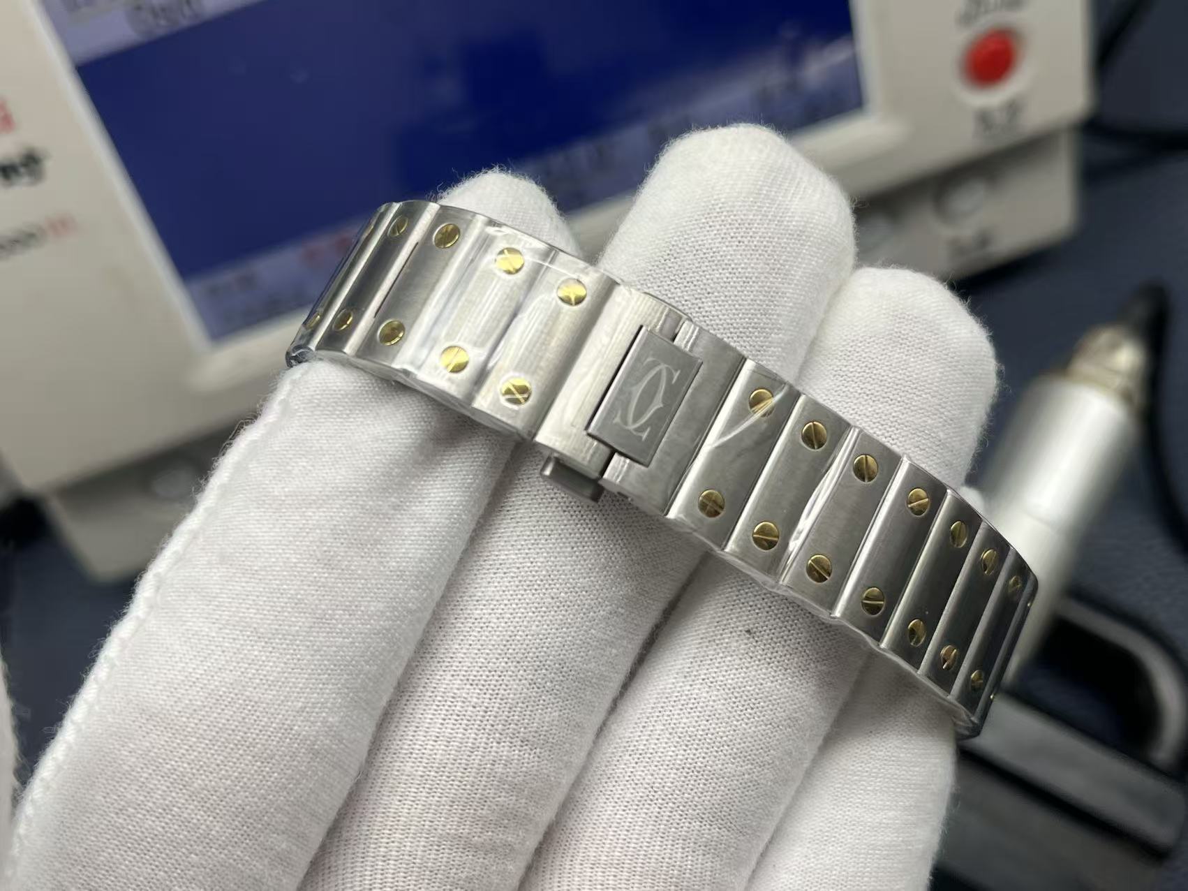 Cartier Santos de Cartier Series Automatic Mechanical Women’s Watch 35.1×8.83mm White Dial Stainless Steel Case and Bracelet - Image 10