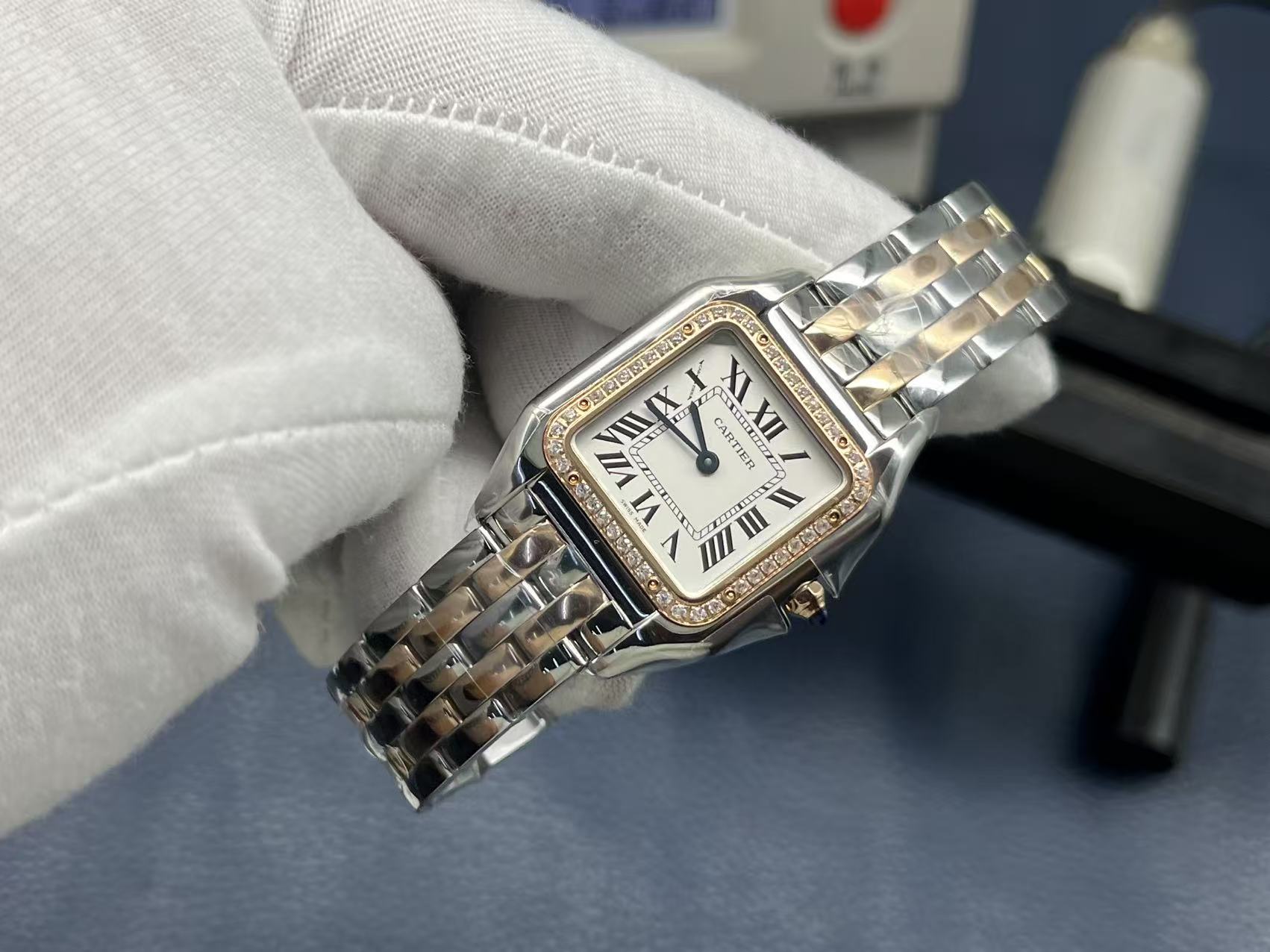 Cartier Panthère de Cartier Series Quartz Women’s Watch 29×37mm White Dial Stainless Steel and 18K Rose Gold Case - Image 4