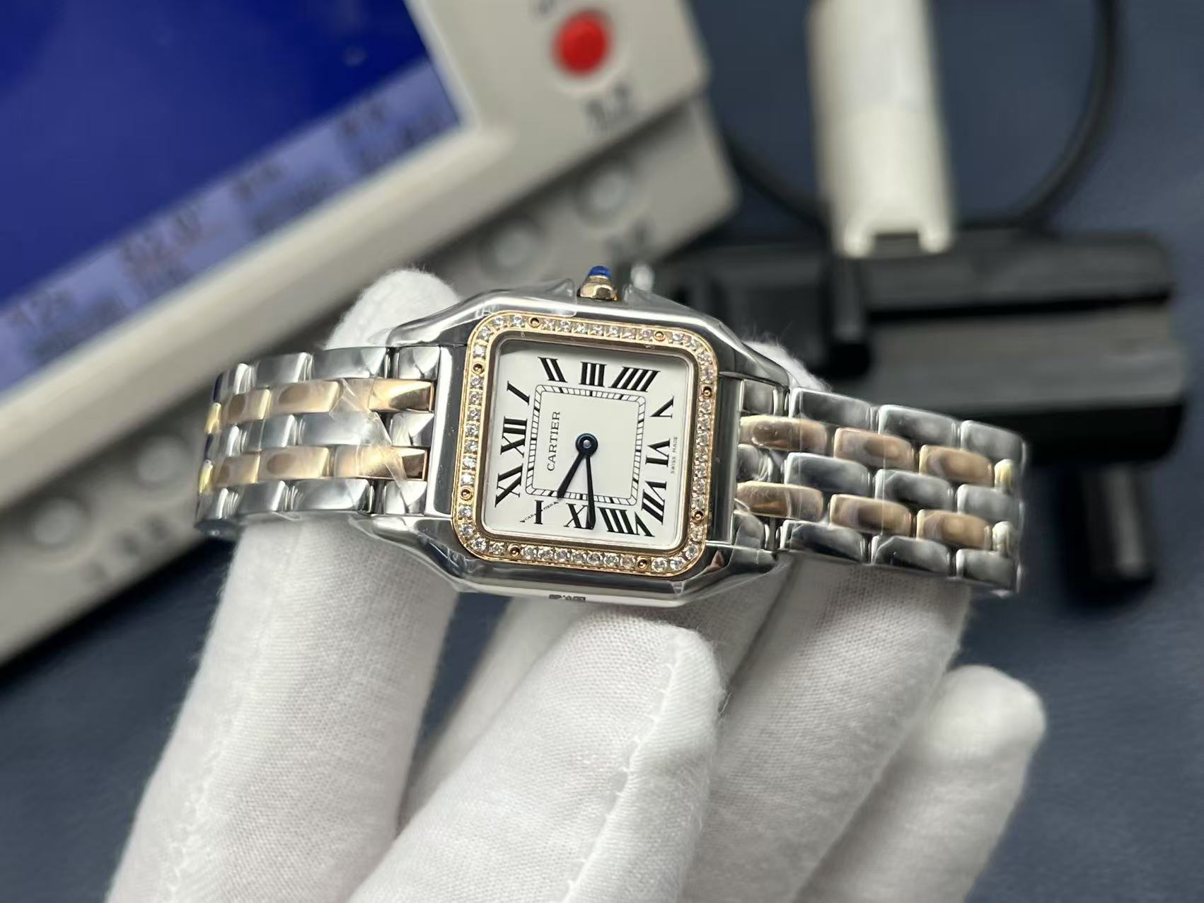 Cartier Panthère de Cartier Series Quartz Women’s Watch 29×37mm White Dial Stainless Steel and 18K Rose Gold Case - Image 5