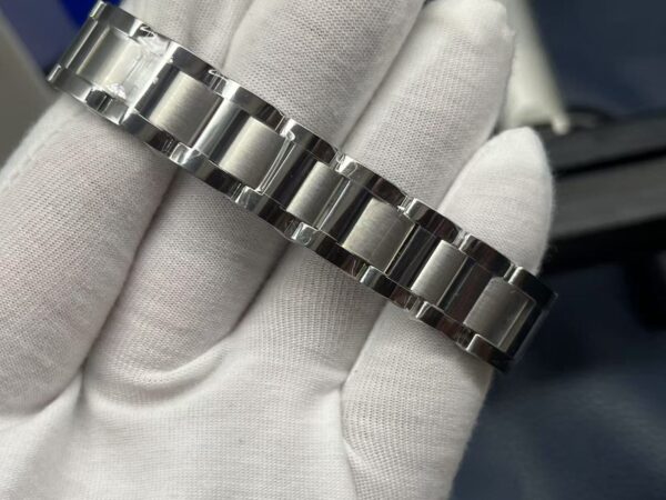Cartier Ballon Bleu Series Quartz Women’s Watch 28mm Silver Dial 18K White Gold Case and Bracelet - Image 9