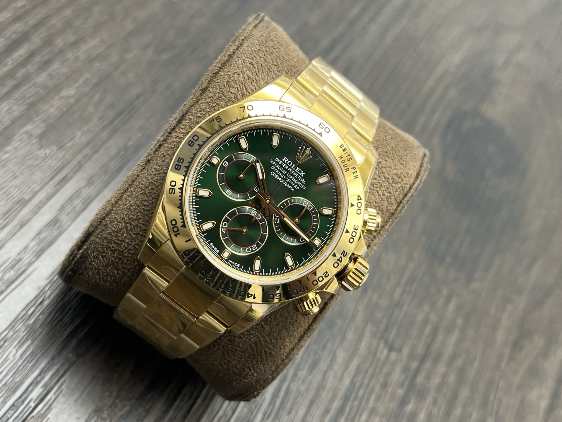 ROLEX Cosmograph Daytona Green Dial - Image 4