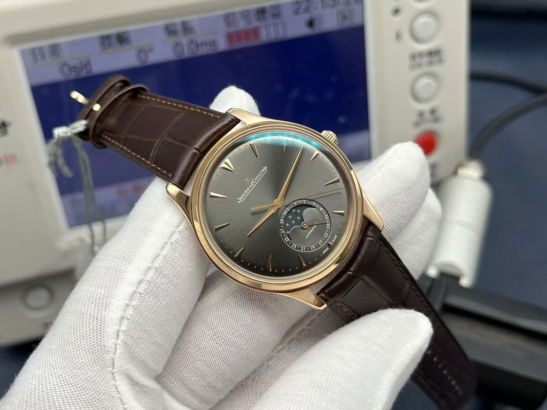 Jaeger-LeCoultre Master Automatic 39mm Grey Dial 18K Rose Gold Case Leather Strap Men’s Watch - Image 2