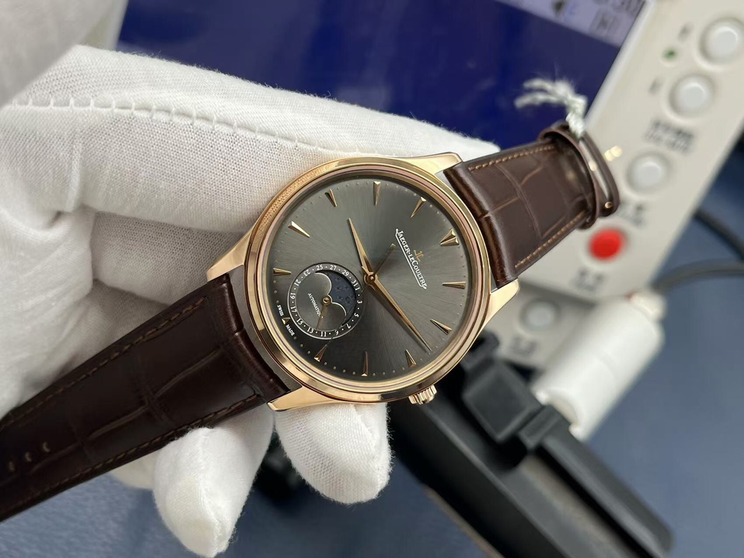 Jaeger-LeCoultre Master Automatic 39mm Grey Dial 18K Rose Gold Case Leather Strap Men’s Watch - Image 4