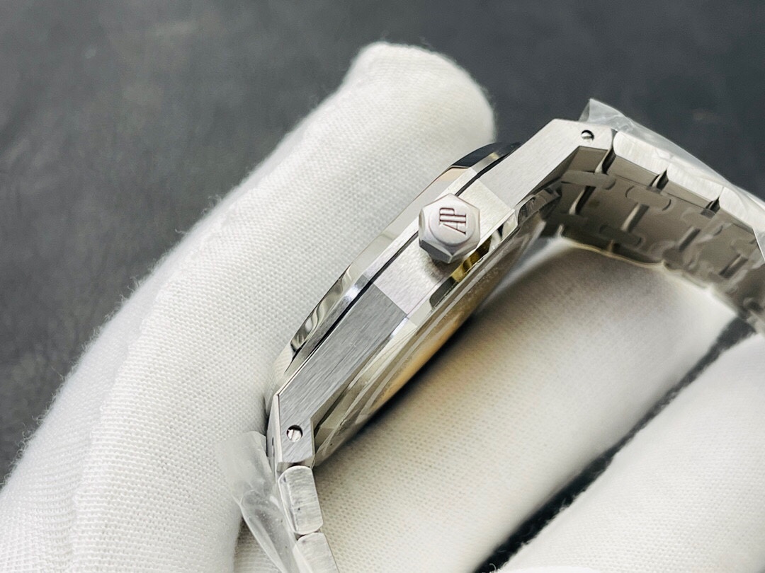 Audemars Piguet Royal Oak 41mm Black Dial Automatic Watch - Image 5