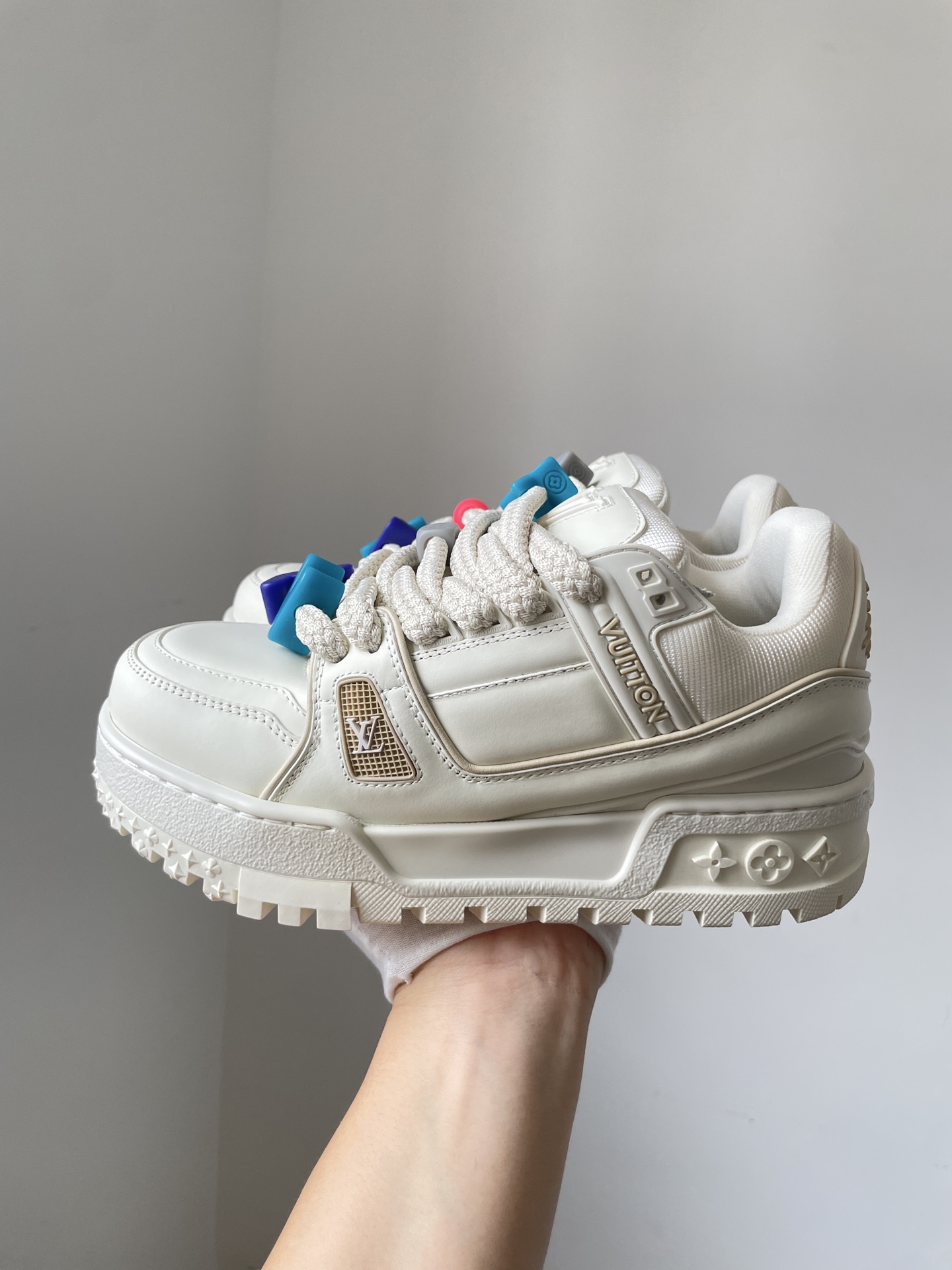 Louis Vuitton Trainer Maxi White Lace-Up Low-Top Fashion Sneakers - Image 2