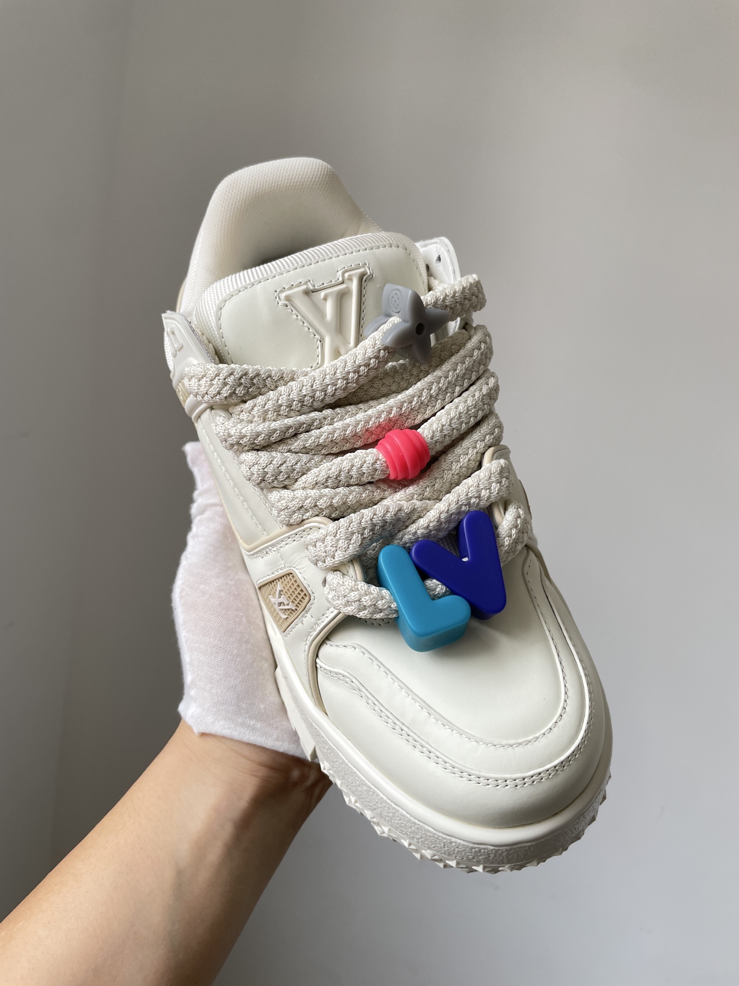 Louis Vuitton Trainer Maxi White Lace-Up Low-Top Fashion Sneakers - Image 6