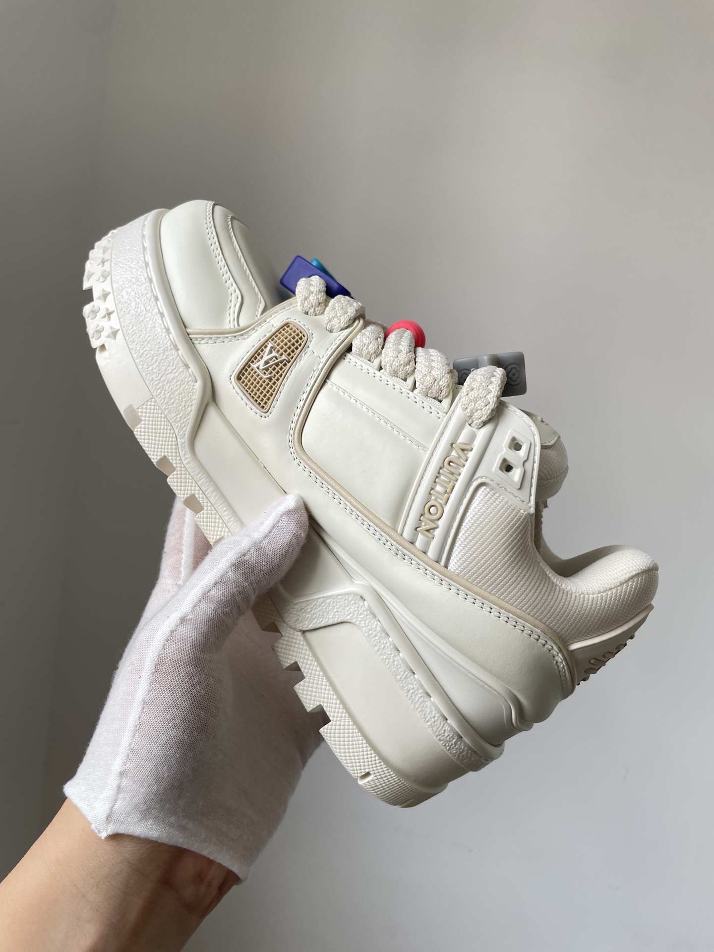 Louis Vuitton Trainer Maxi White Lace-Up Low-Top Fashion Sneakers - Image 7