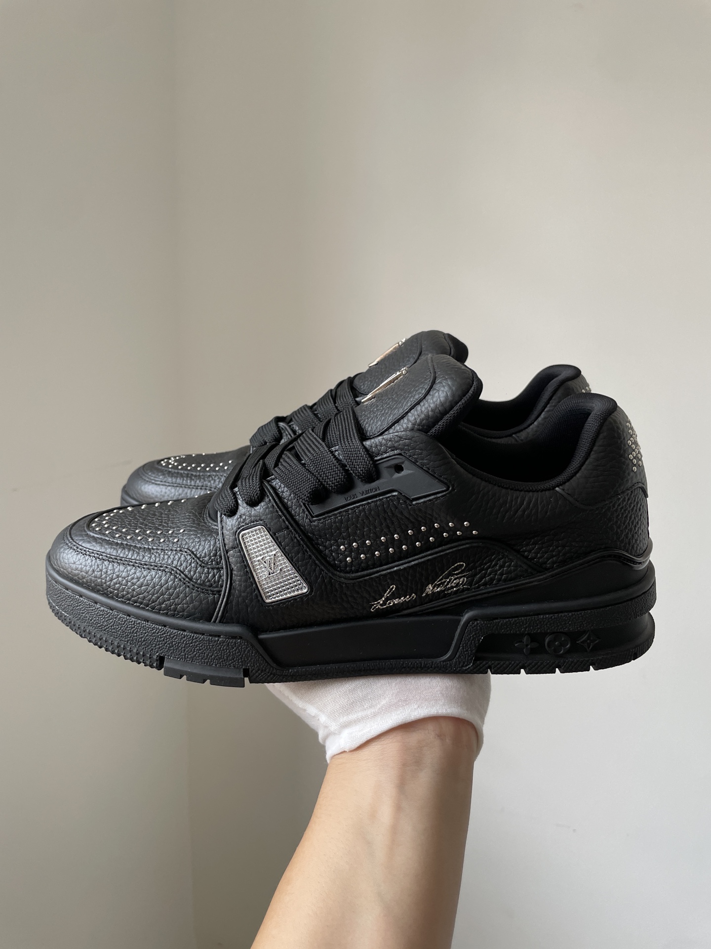 Louis Vuitton Trainer 2025 Early Spring Black Leather Low-Top Sneakers - Image 2