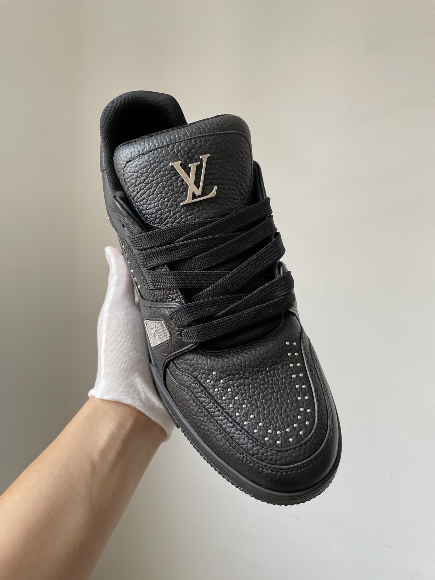 Louis Vuitton Trainer 2025 Early Spring Black Leather Low-Top Sneakers - Image 4