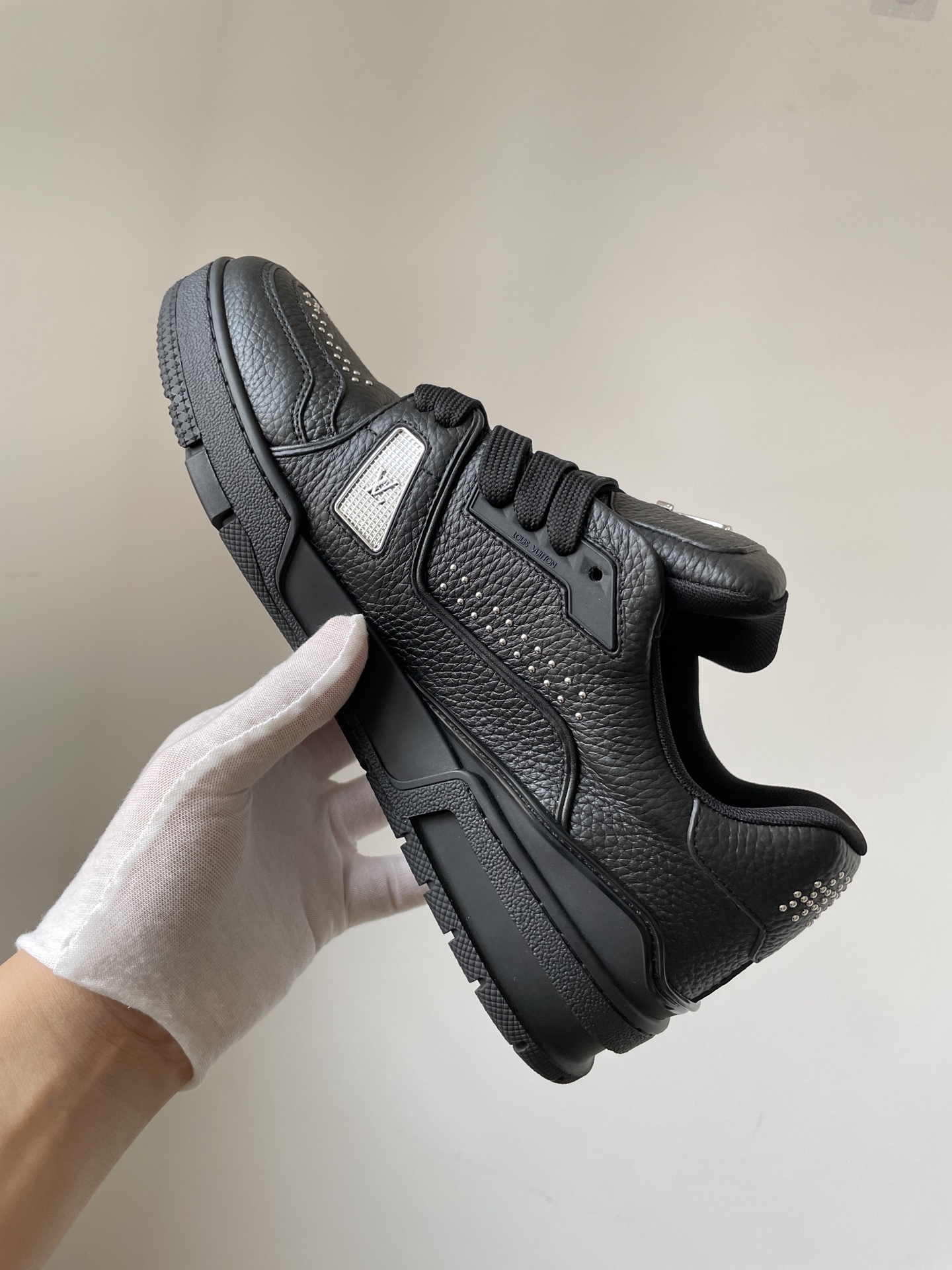 Louis Vuitton Trainer 2025 Early Spring Black Leather Low-Top Sneakers - Image 5