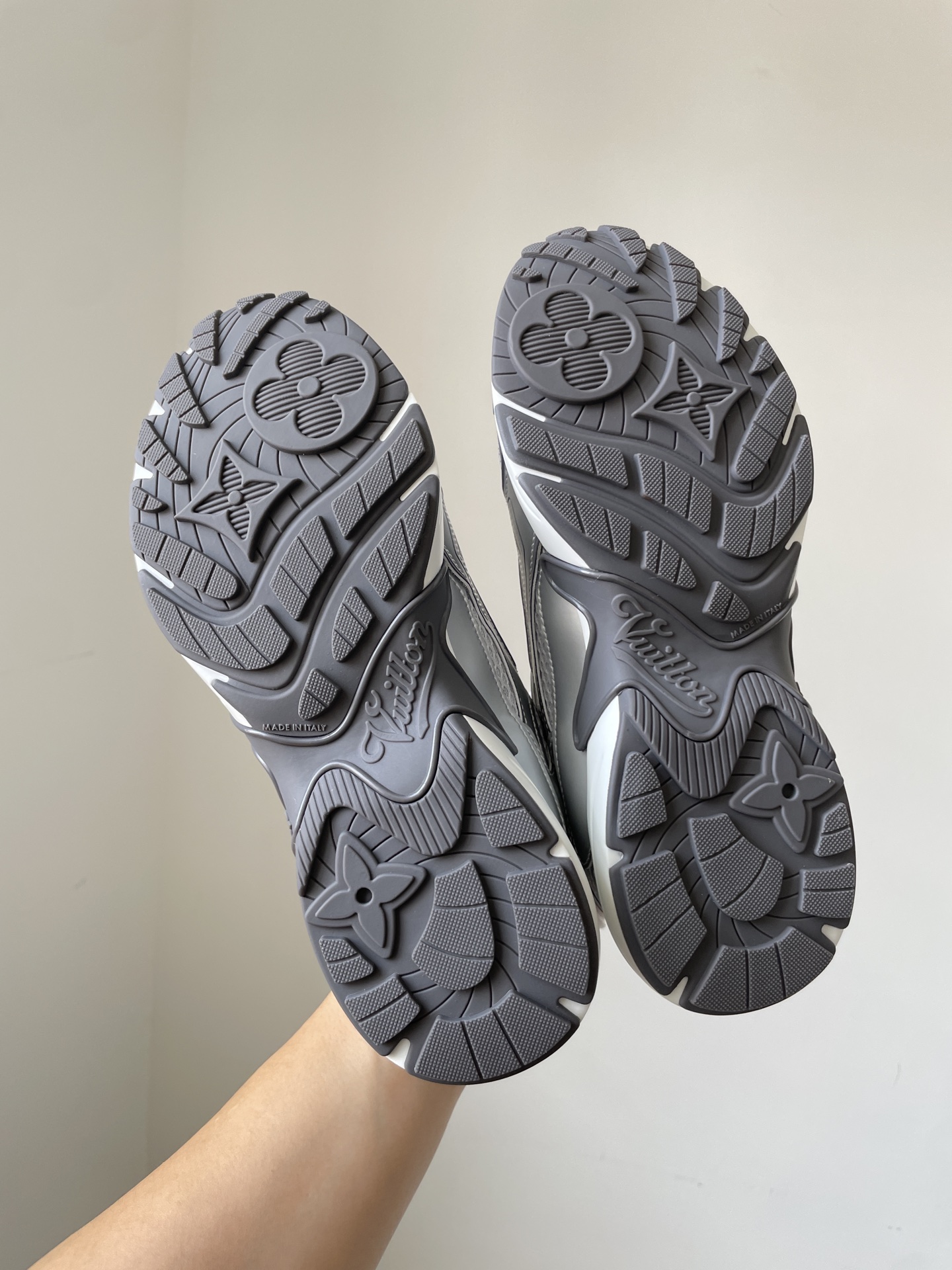 Louis Vuitton Olympia Silver Low-Top Casual Shoes for Women - Image 5