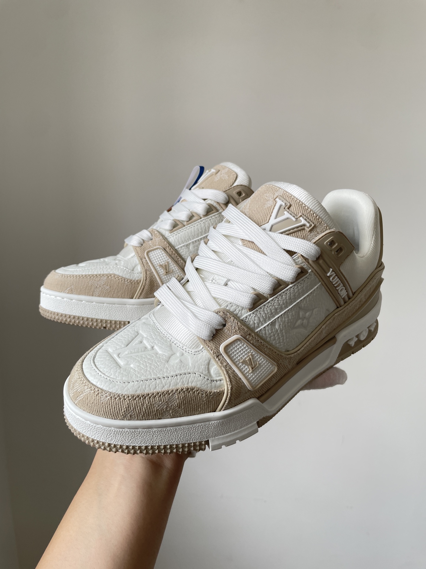 Louis Vuitton Trainer Beige Denim and Calfskin Low-Top Sneakers - Image 3