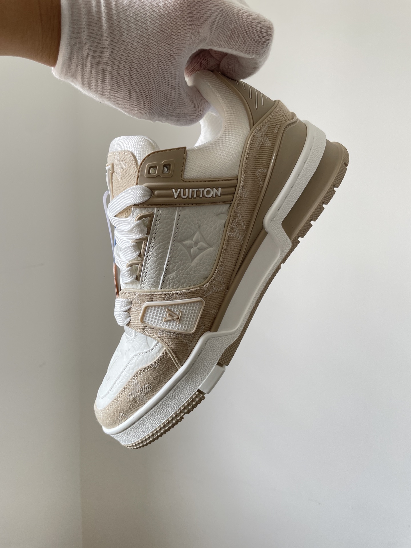 Louis Vuitton Trainer Beige Denim and Calfskin Low-Top Sneakers - Image 6