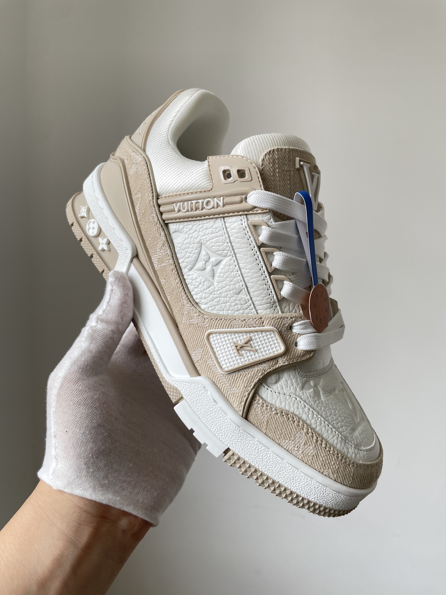 Louis Vuitton Trainer Beige Denim and Calfskin Low-Top Sneakers - Image 7