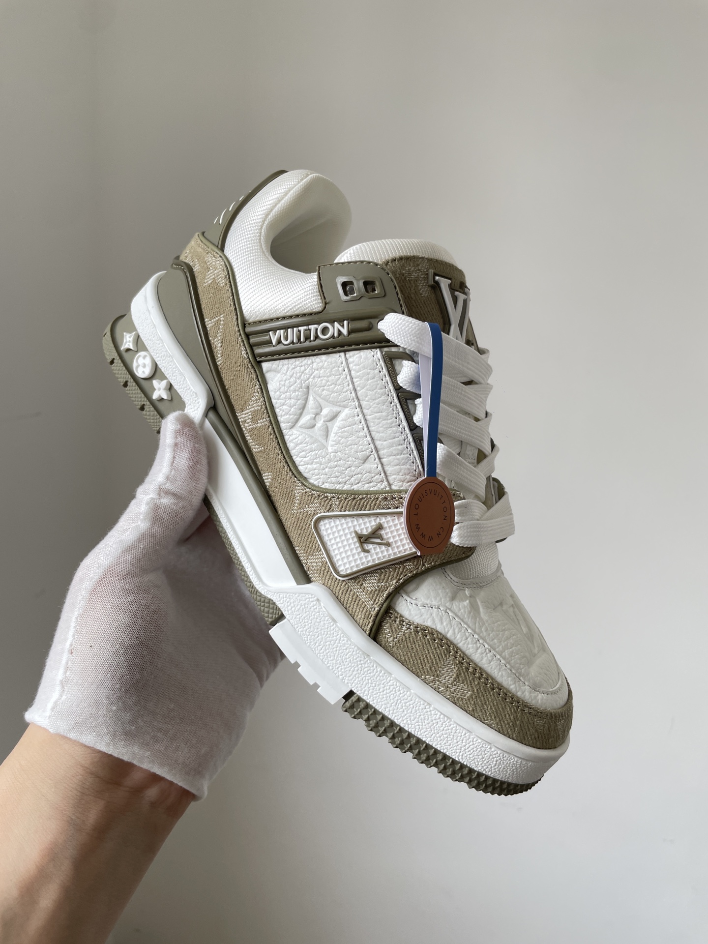 Louis Vuitton Trainer Green Leather Logo-Print Low-Top Sneakers - Image 5