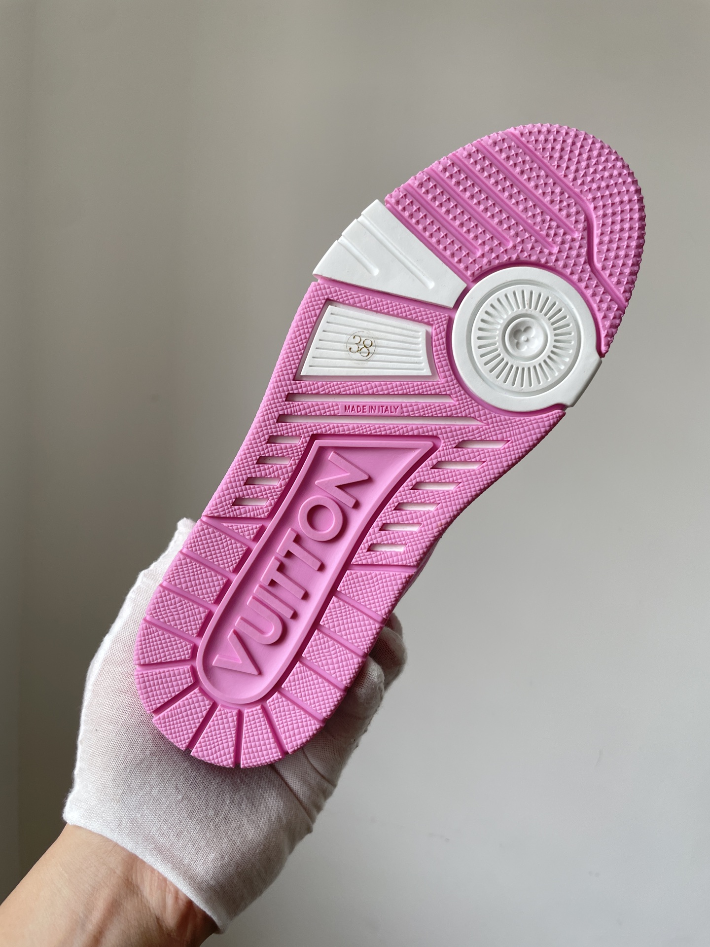 Louis Vuitton Trainer Pink Canvas and Leather Printed Low-Top Sneakers - Image 7