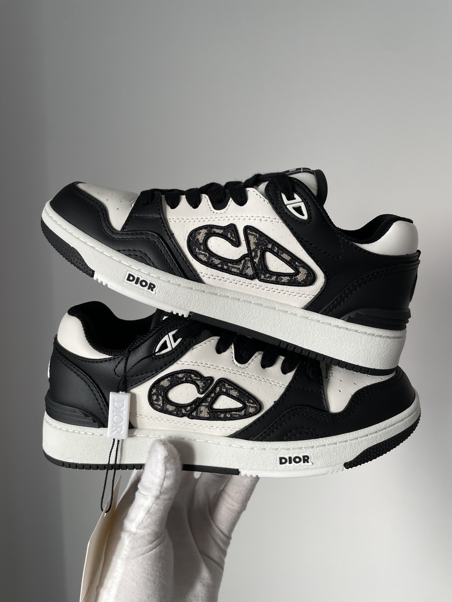 Dior B57 Calfskin Jacquard CD Logo Low-Top Sneakers Men Black White - Image 4