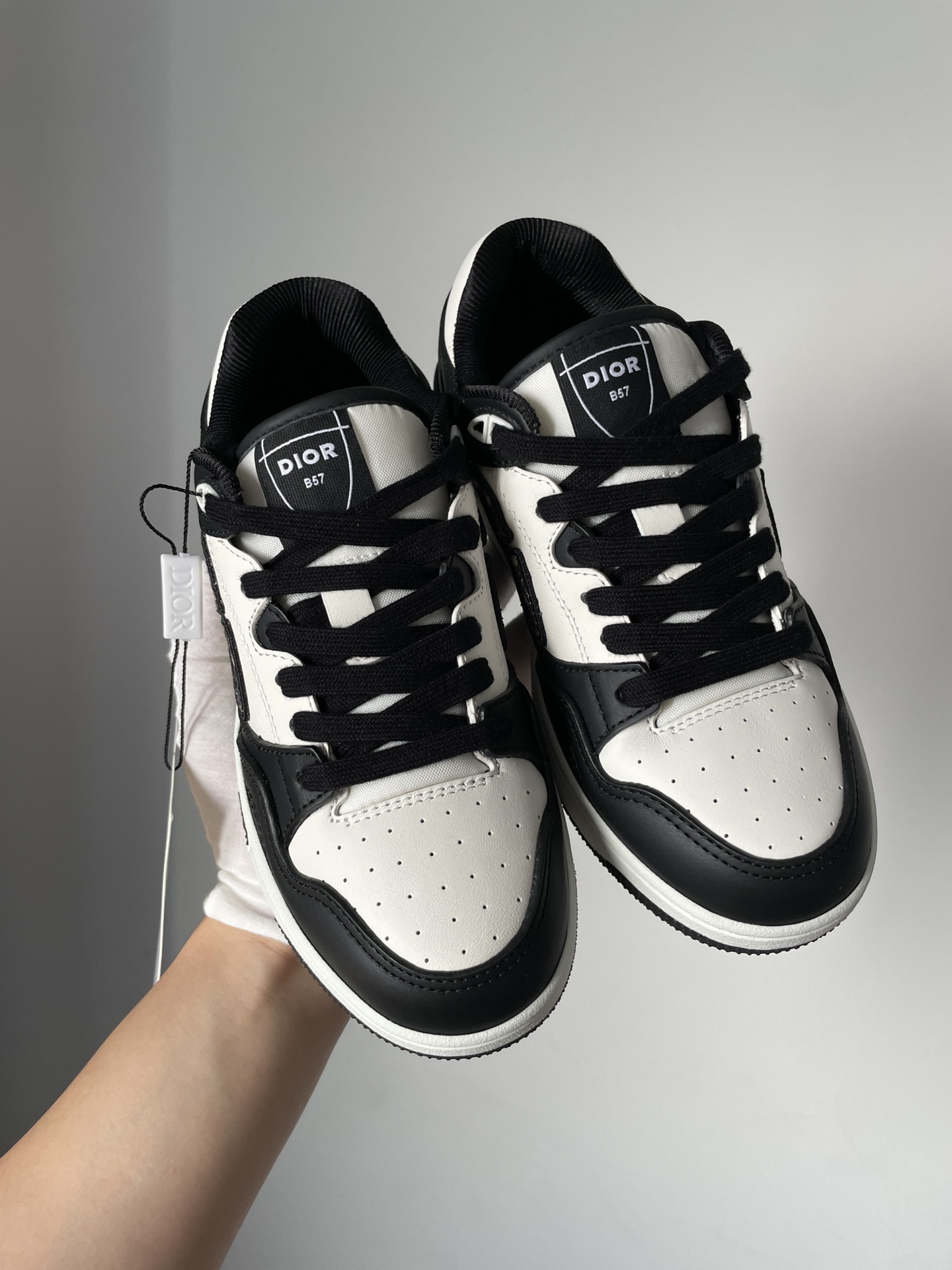 Dior B57 Calfskin Jacquard CD Logo Low-Top Sneakers Men Black White - Image 6