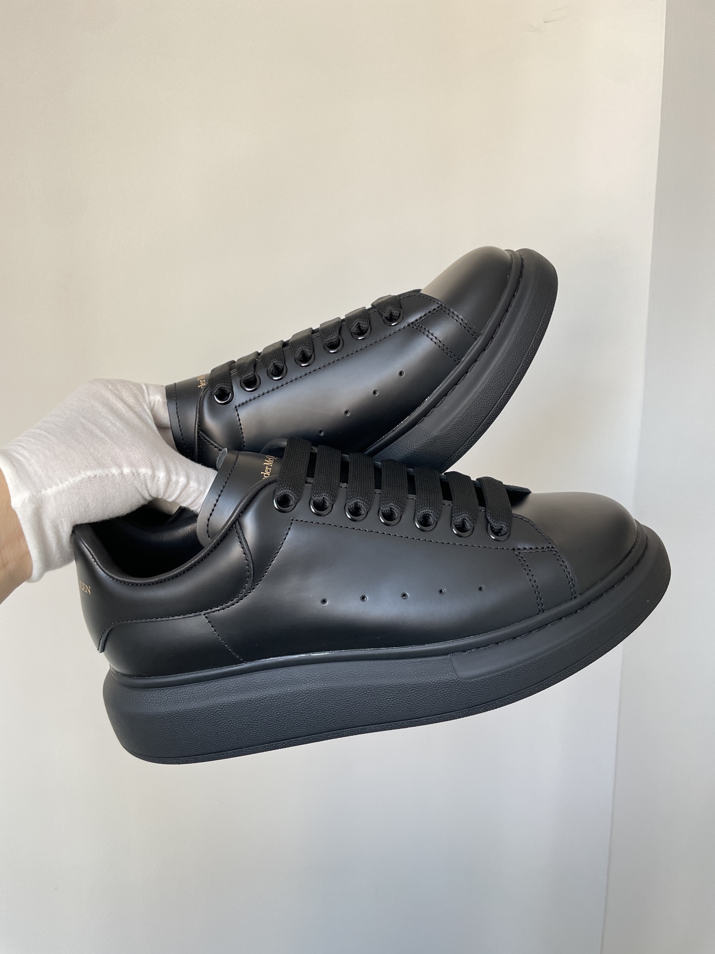 Alexander McQueen Oversized Sneaker Smooth Calfskin Casual Low-Top Sneakers Men Black - Image 4