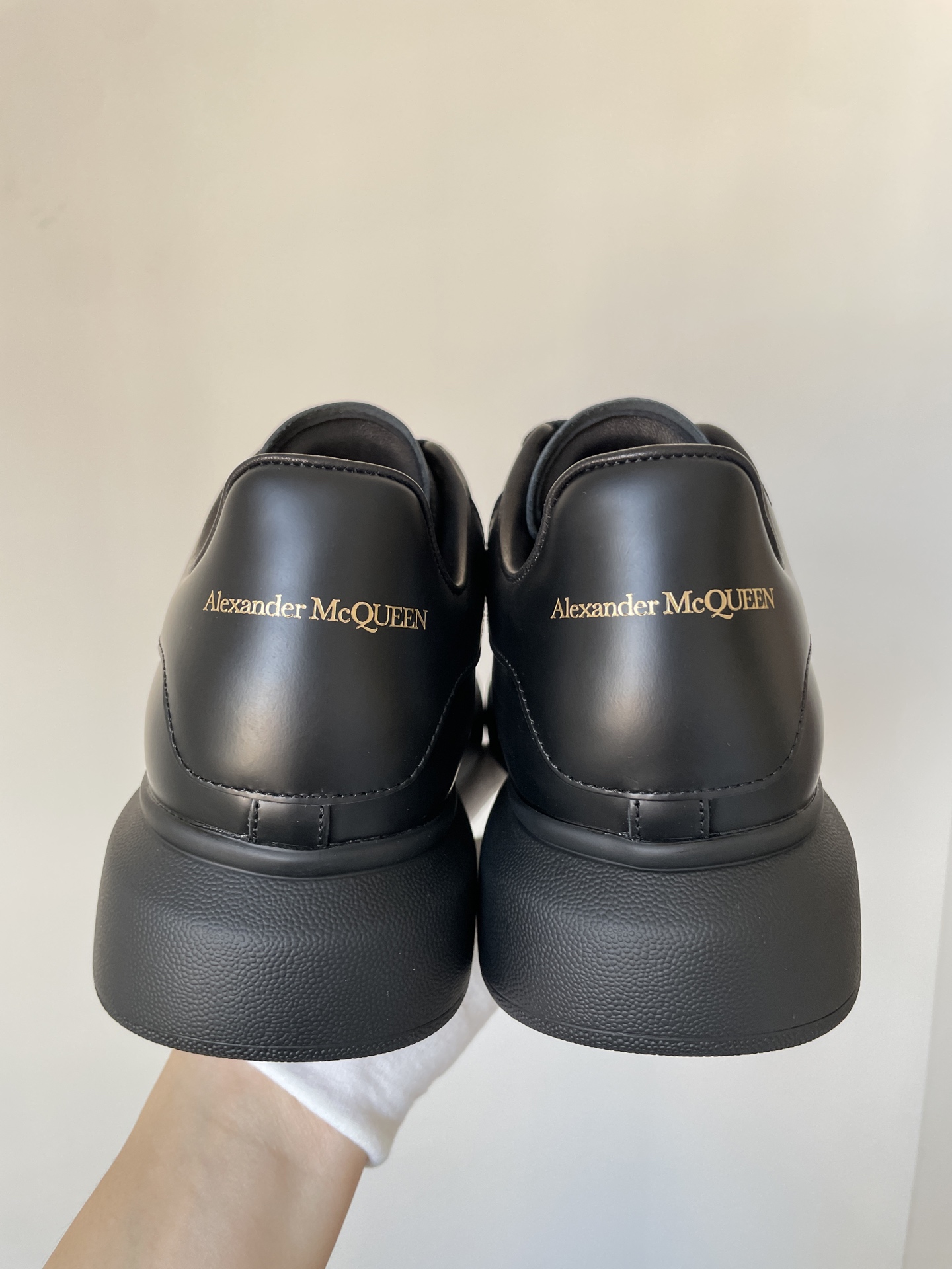 Alexander McQueen Oversized Sneaker Smooth Calfskin Casual Low-Top Sneakers Men Black - Image 7