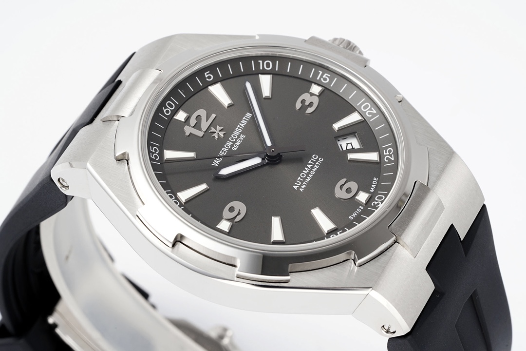 Vacheron Constantin Overseas Automatic 42mm Grey Dial Men’s Watch - Image 5