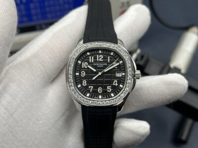Patek Philippe Aquanaut Ladies 38.8mm Black Dial Stainless Steel