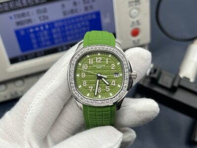 Patek Philippe Aquanaut Ladies 38.8mm Green Dial Stainless Steel