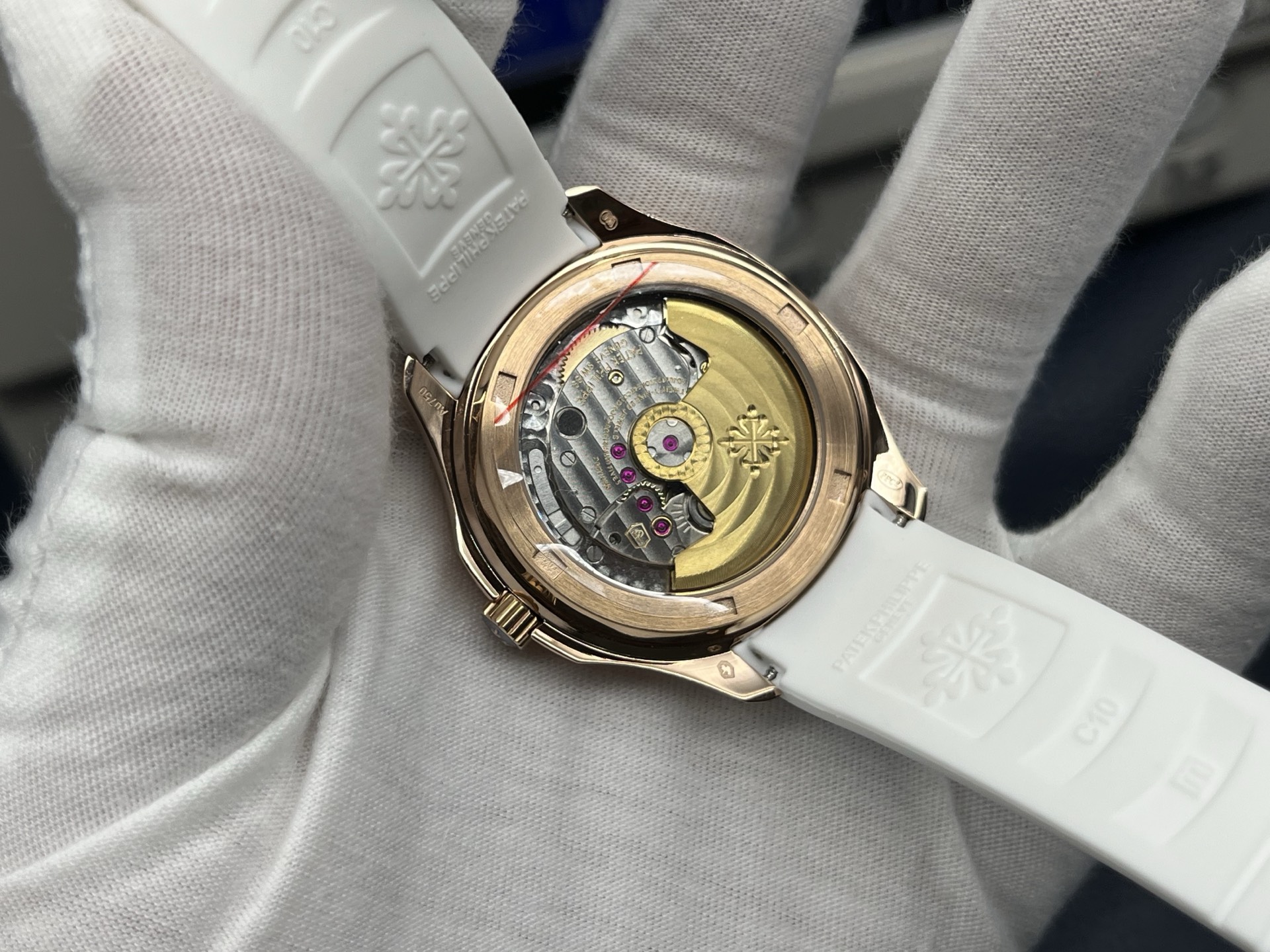 Patek Philippe Aquanaut Ladies 38.8mm White Dial 18K Rose Gold - Image 6