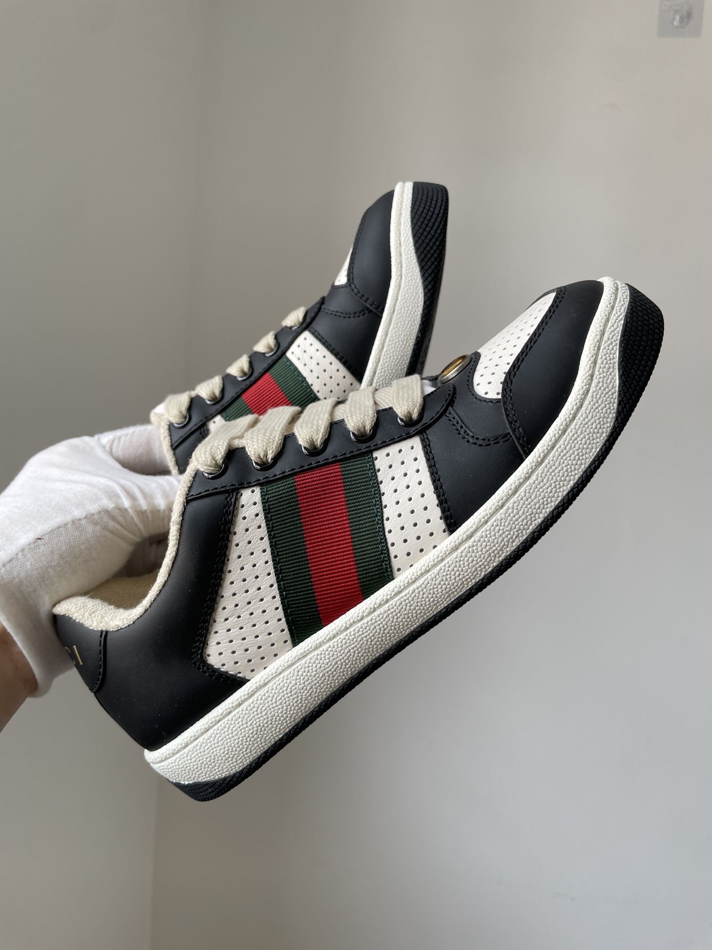 Gucci Screener Leather Low-Top Sneakers Unisex Black White - Image 2