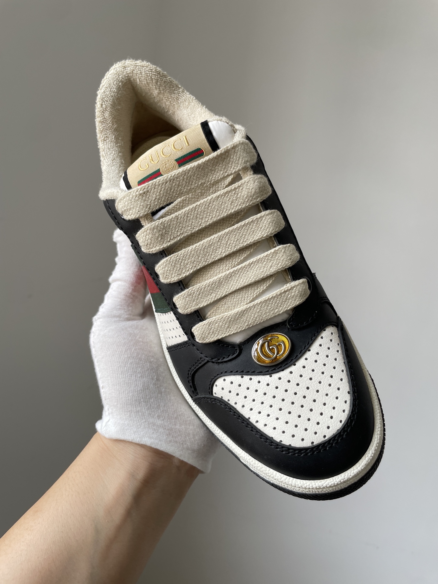 Gucci Screener Leather Low-Top Sneakers Unisex Black White - Image 4