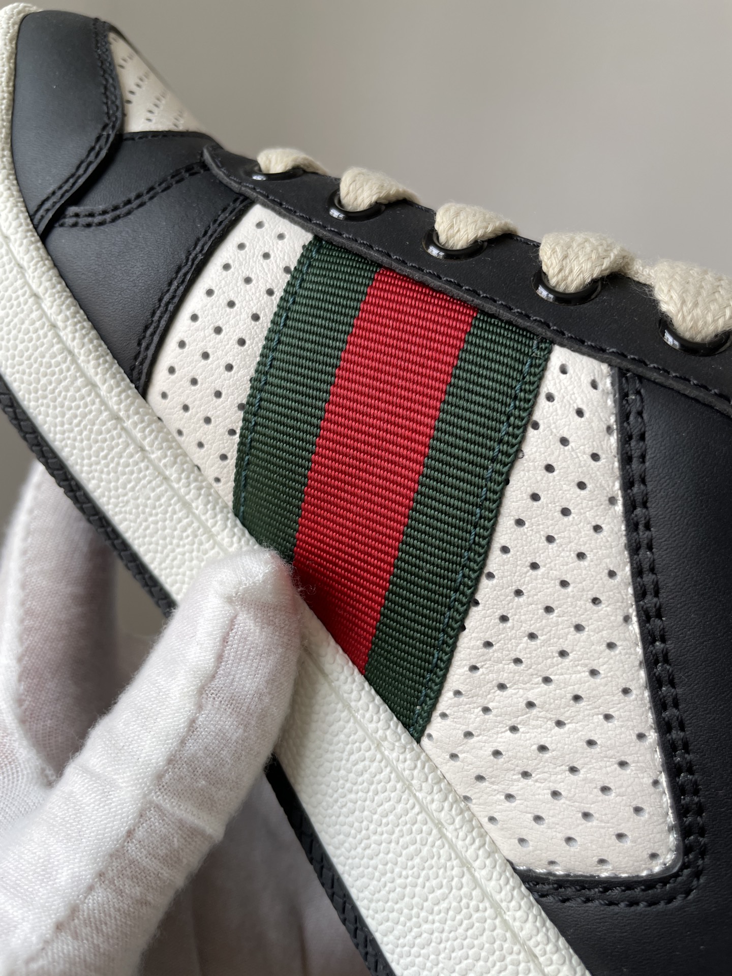 Gucci Screener Leather Low-Top Sneakers Unisex Black White - Image 6