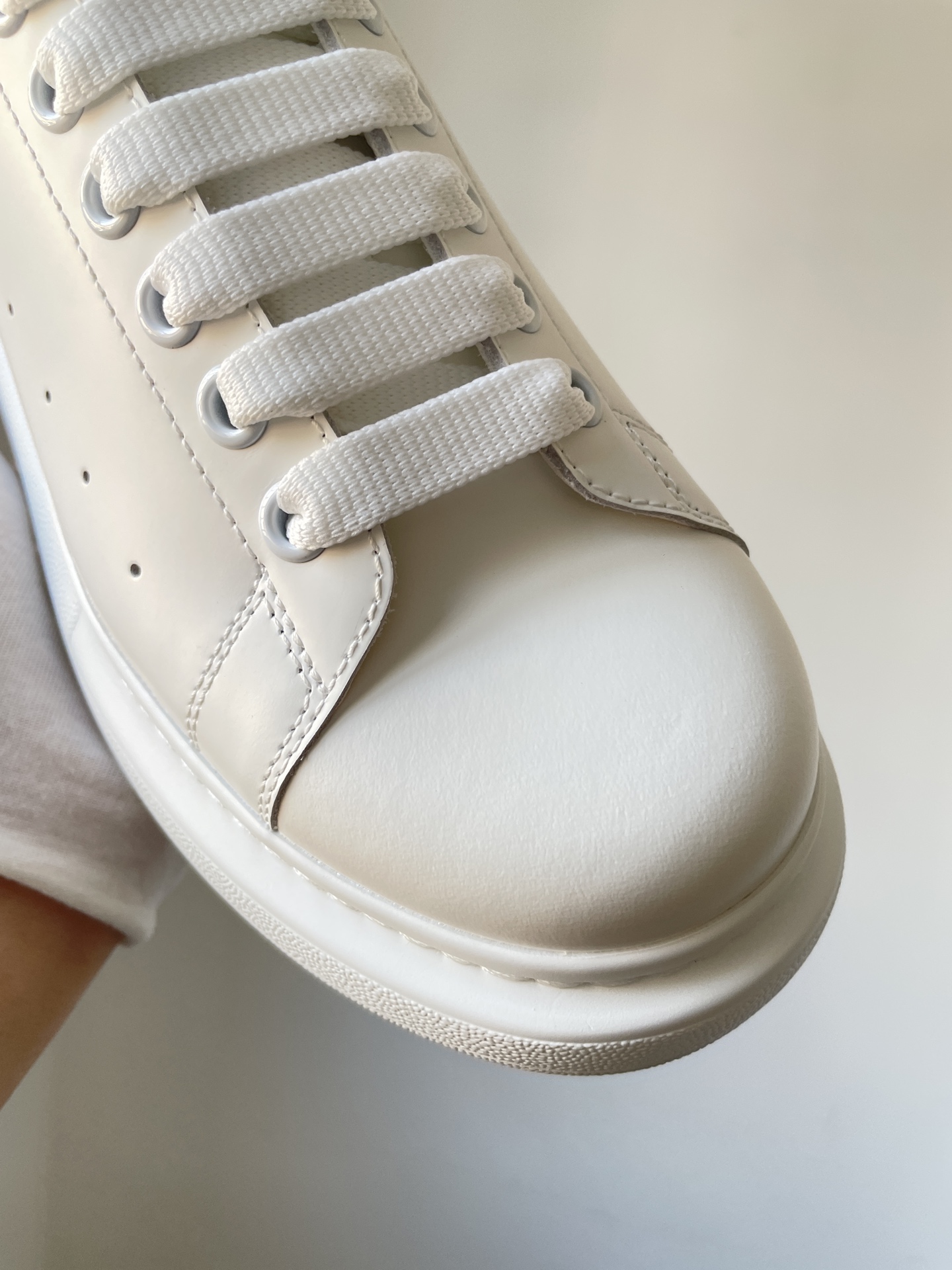 Alexander McQueen Oversized Sneaker Leather Luxury Low-Top Sneakers Unisex Gray Suede Heel - Image 4