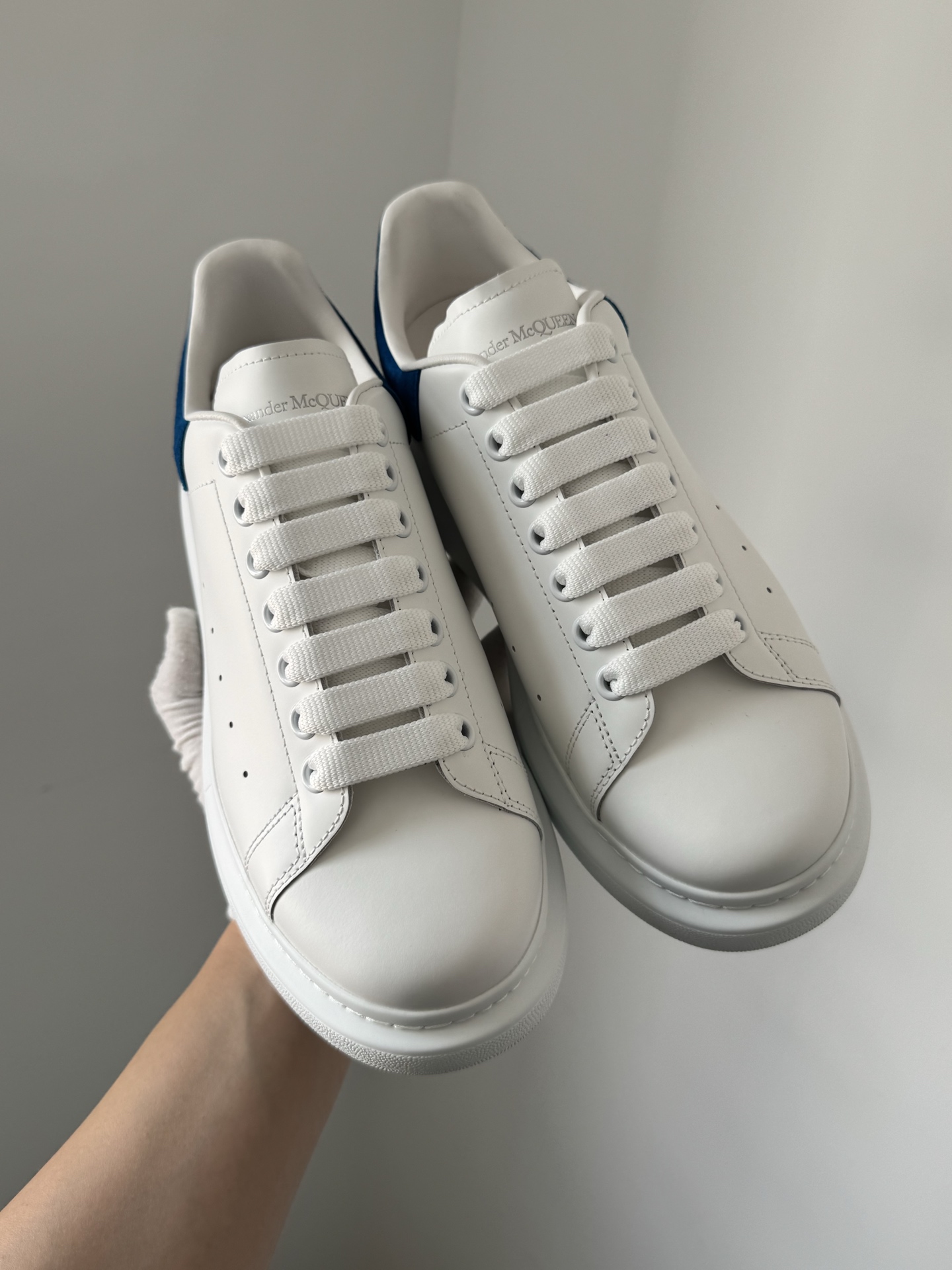 Alexander McQueen Oversized Sneaker Leather Lace-Up Low-Top Sneakers Unisex White - Image 4